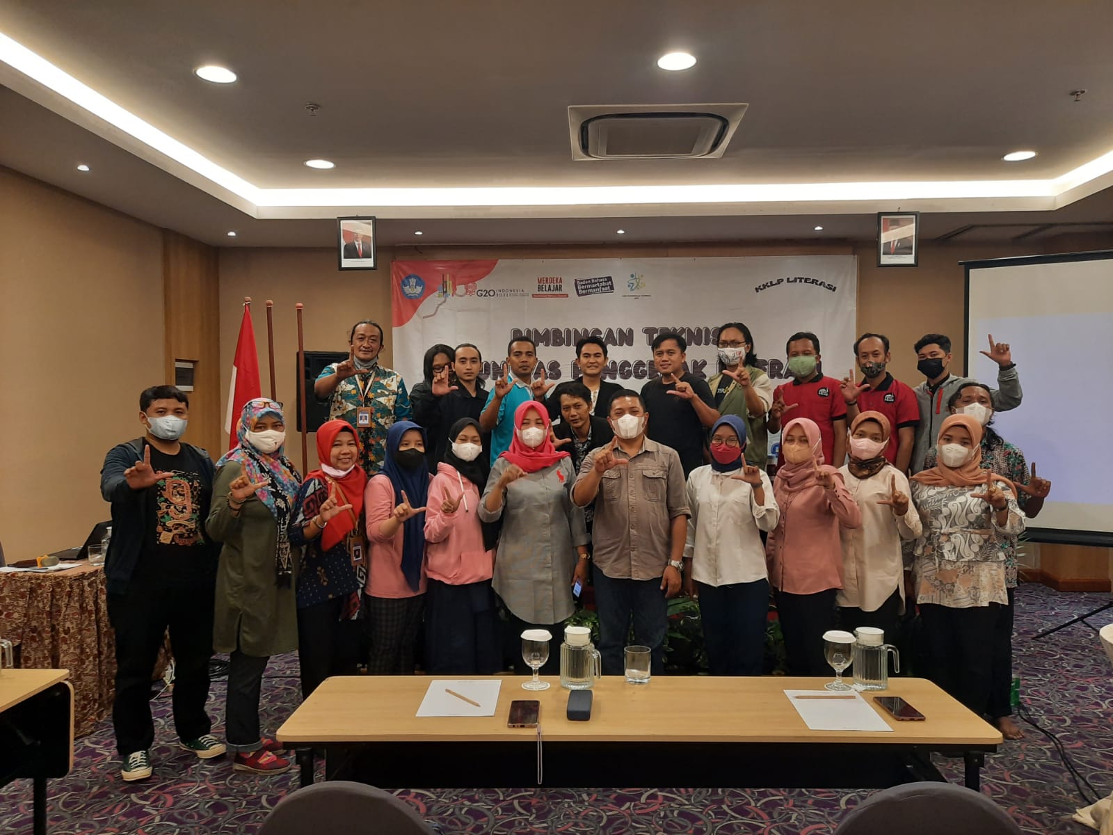 Hadiri Bimtek Balai Bahasa Jawa Timur, MadiunMembaca Didaulat Sebagai Komunitas Penggerak Literasi